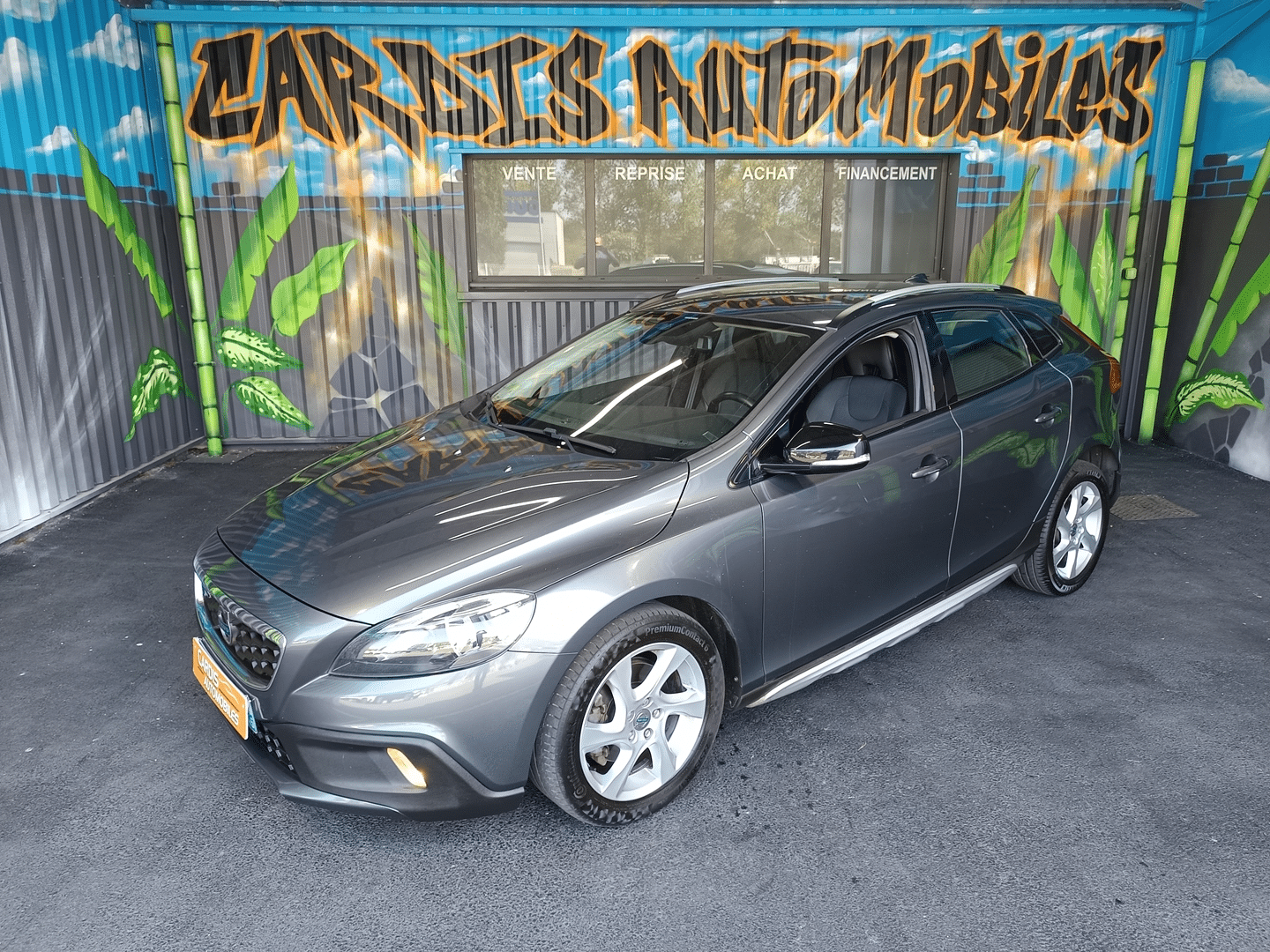 VOLVO V40 CROSS COUNTRY D2 115CH START&STOP MOMENTUM